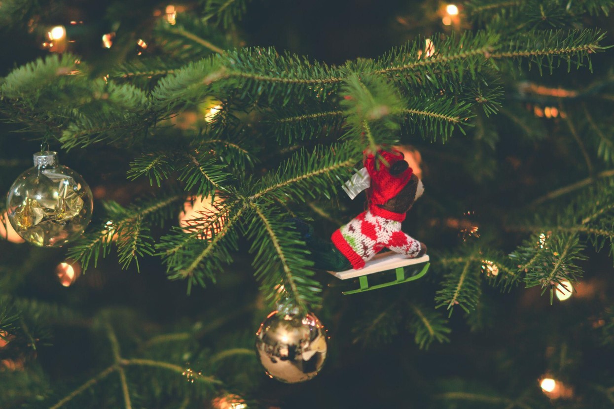 Why Choose a Green Artificial Christmas Tree?